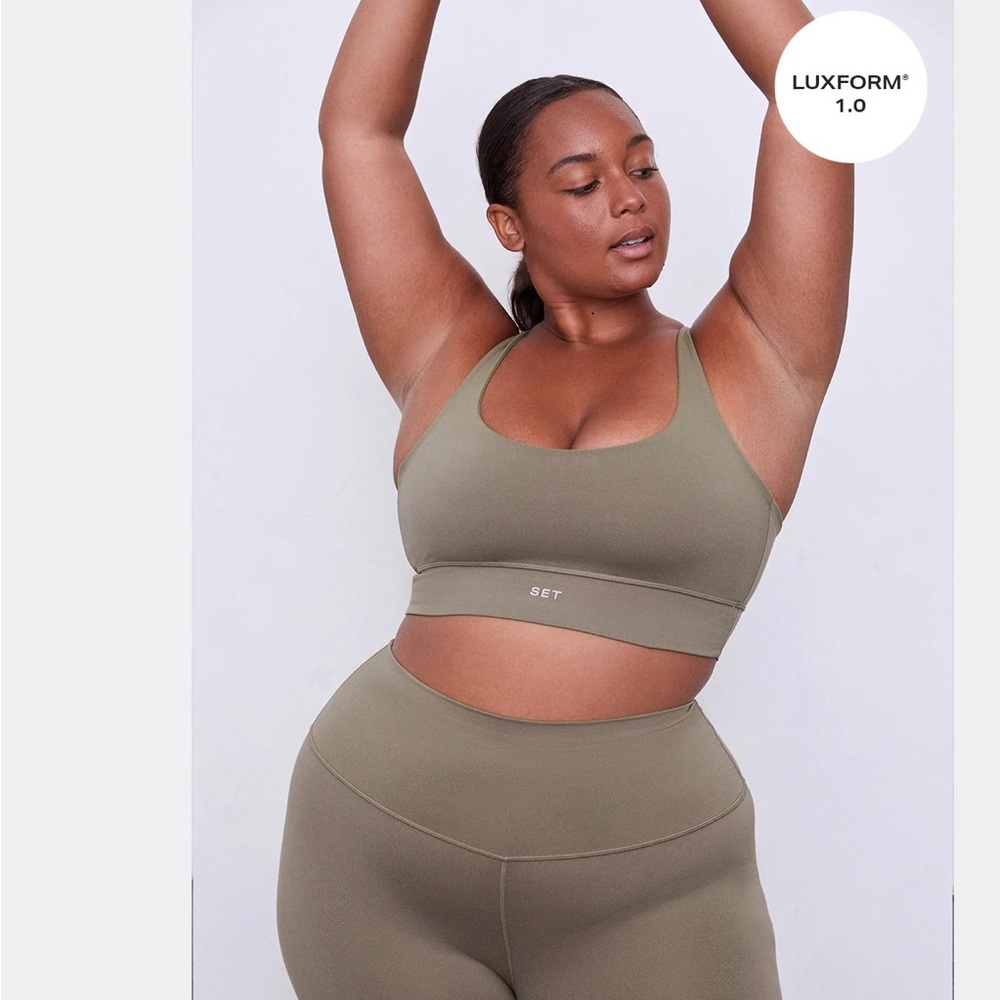 Set Active scoop y luxform bra top